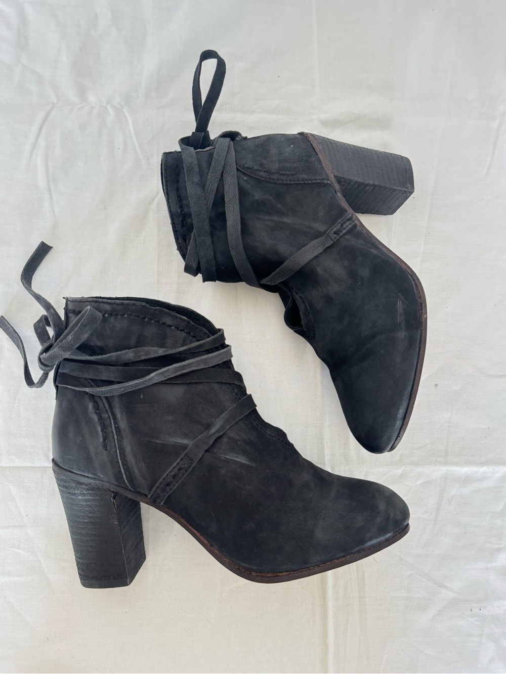 Free People wrap-around leather ankle boots Size 6
